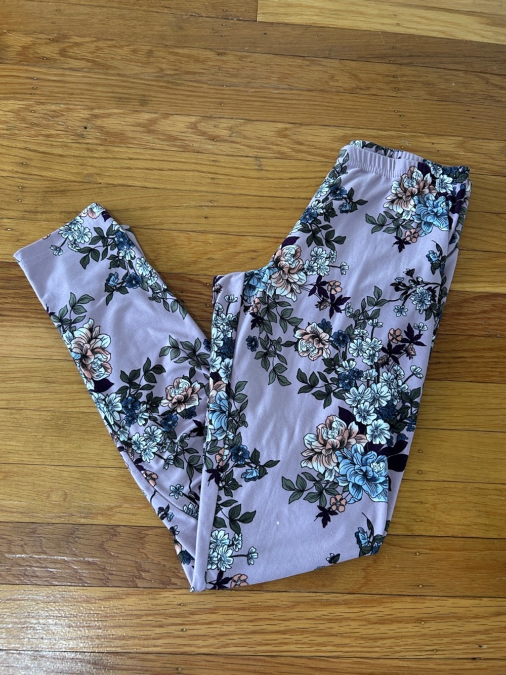 no comment || Lavender Floral Printed Leggings